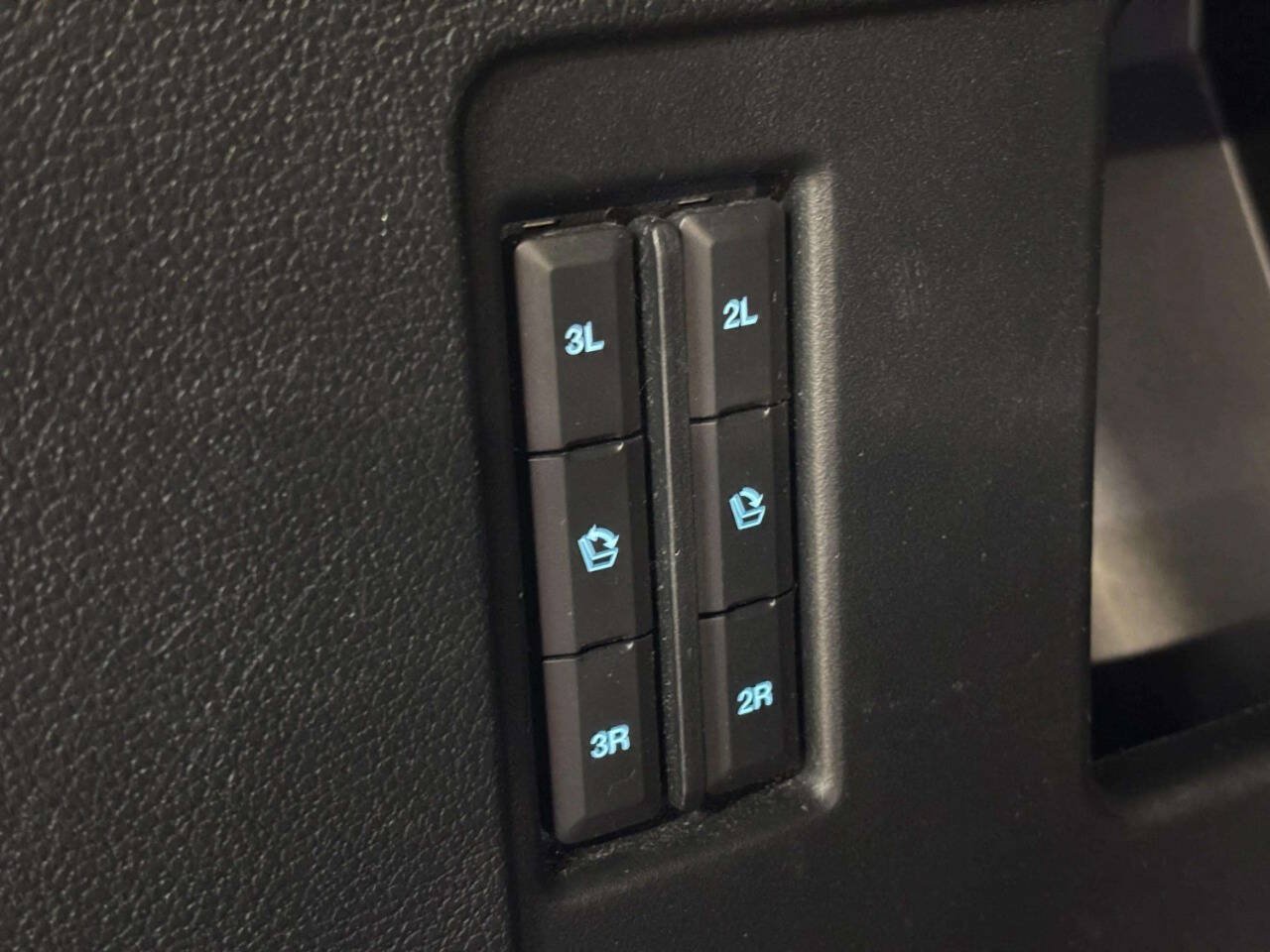 Used 2019 Ford Expedition Platinum AWD/4WD image 7
