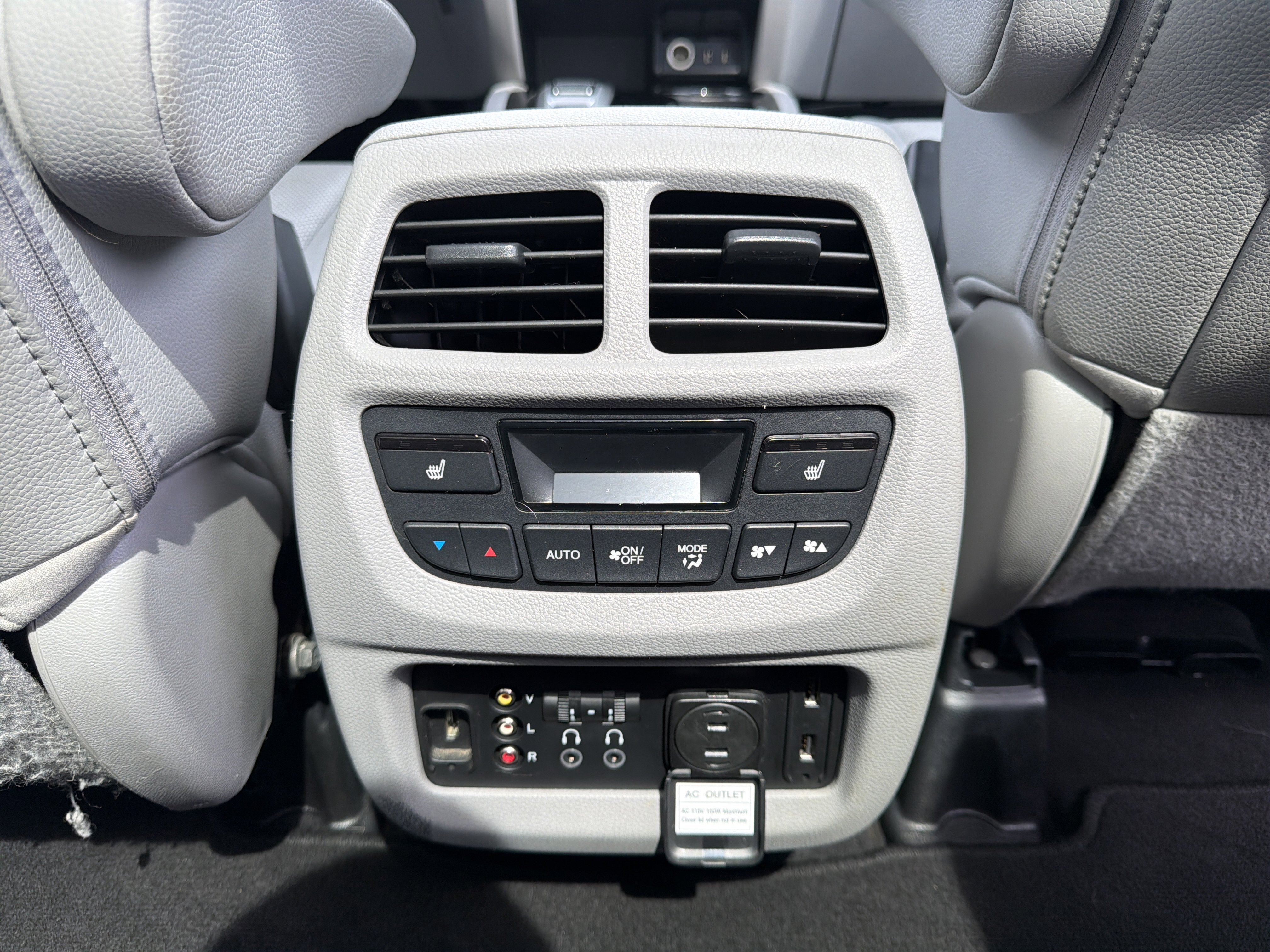 Used 2018 Honda Pilot Elite image 31