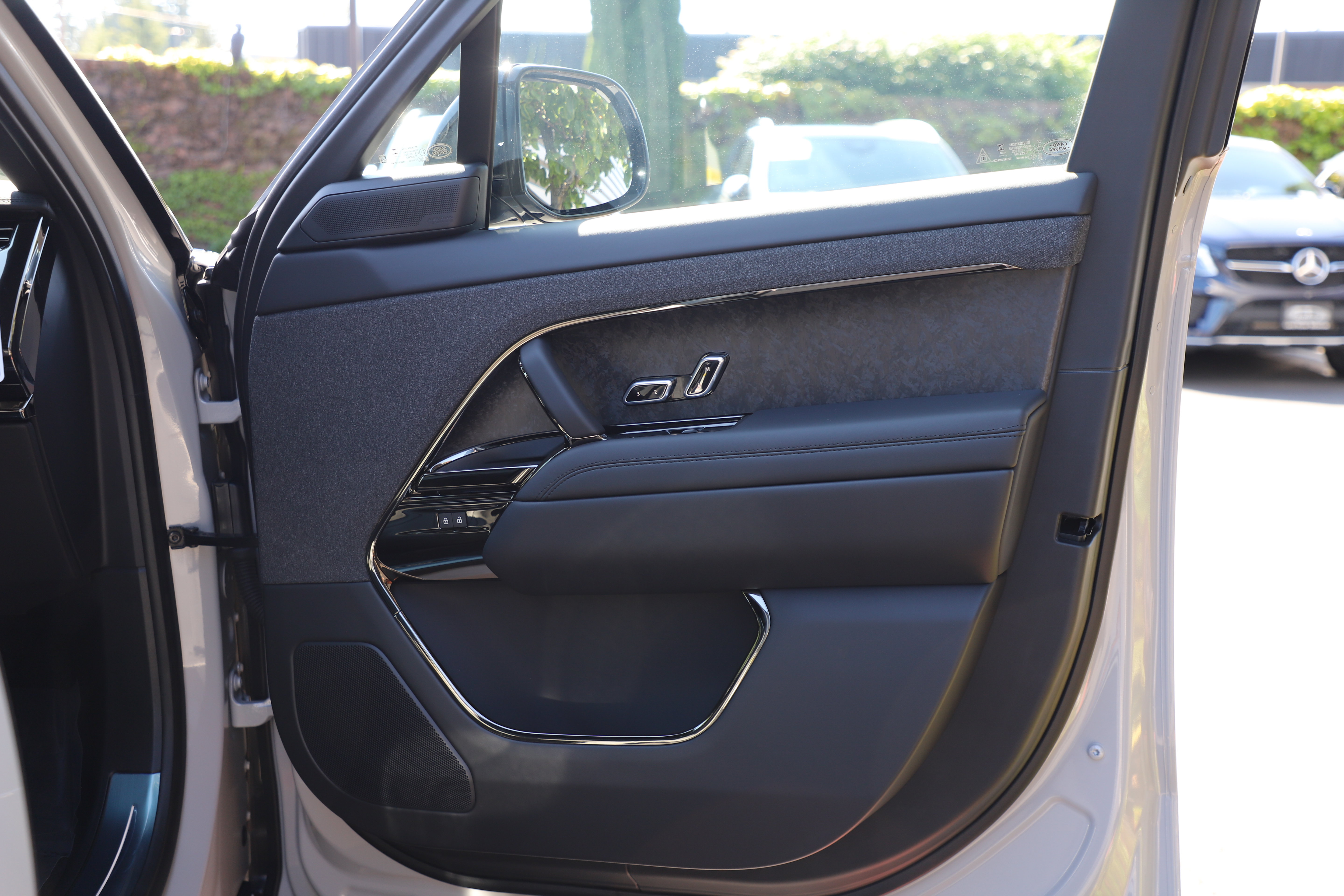 New 2026 Land Rover Range Rover Sport Dynamic SE AWD/4WD image 9