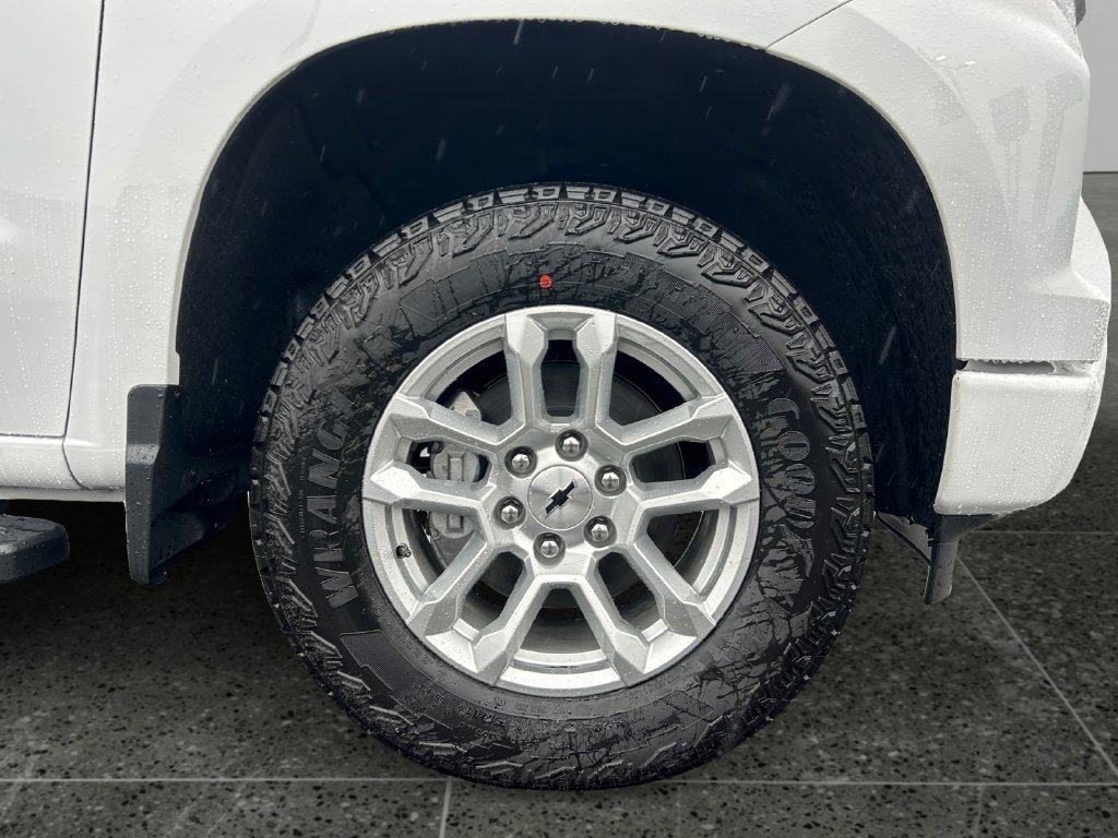 New 2026 Chevrolet Silverado 1500 RST w/ Z71 Off-Road Package AWD/4WD image 9