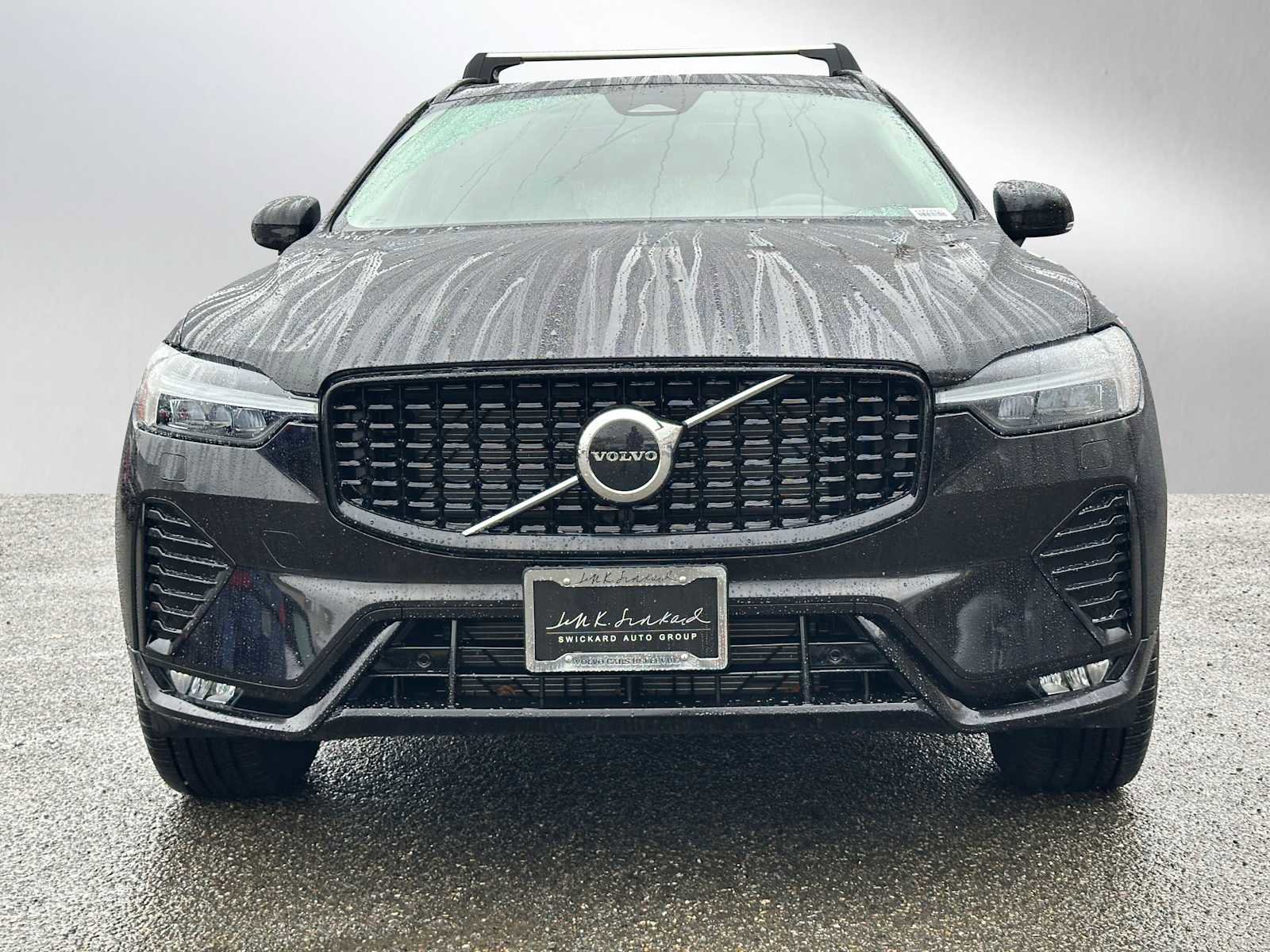 Used 2025 Volvo XC60 B5 Core w/ Protection Package Premier image 8