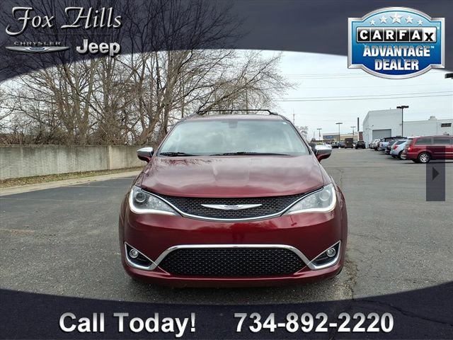 Used 2019 Chrysler Pacifica Limited w/ Tire & Wheel Group image 2