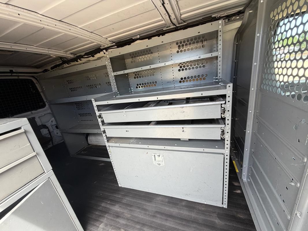 Used 2013 Chevrolet Express 2500 RWD image 18