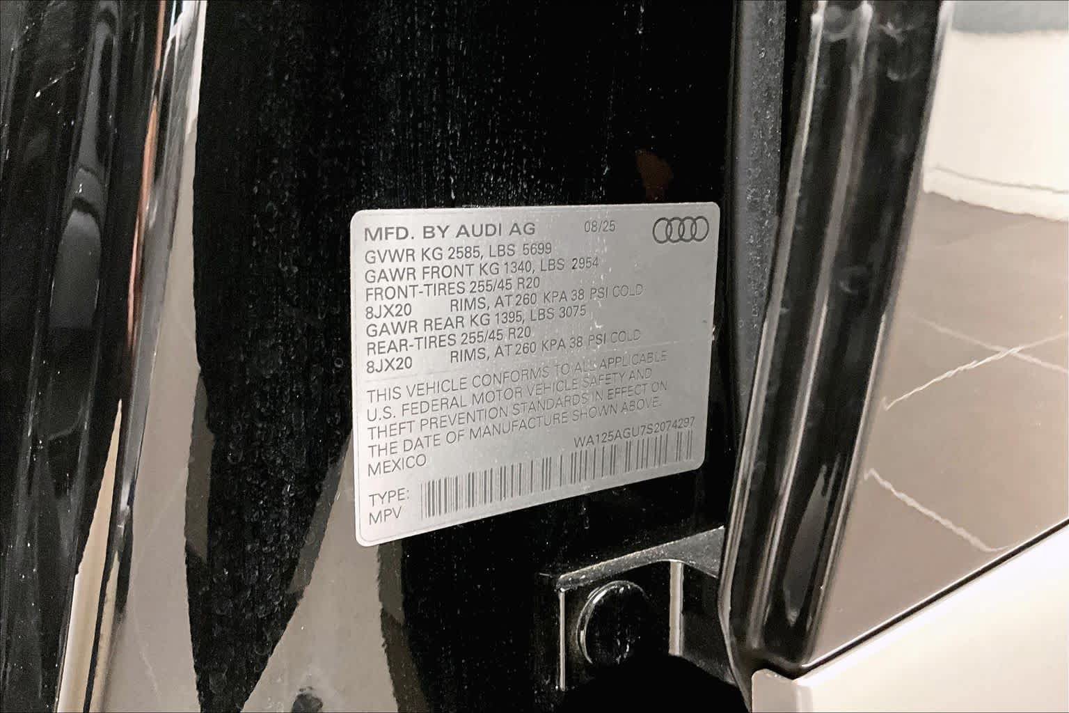 Certified 2025 Audi SQ5 Premium Plus w/ Premium Plus Package AWD/4WD image 34
