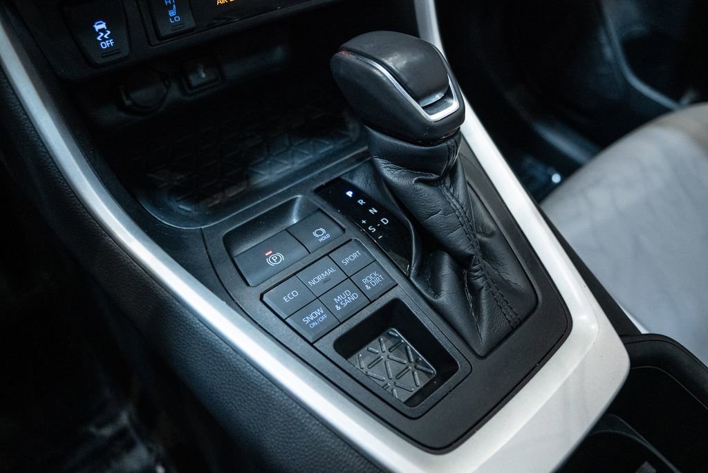 Certified 2022 Toyota RAV4 XLE Premium image 28