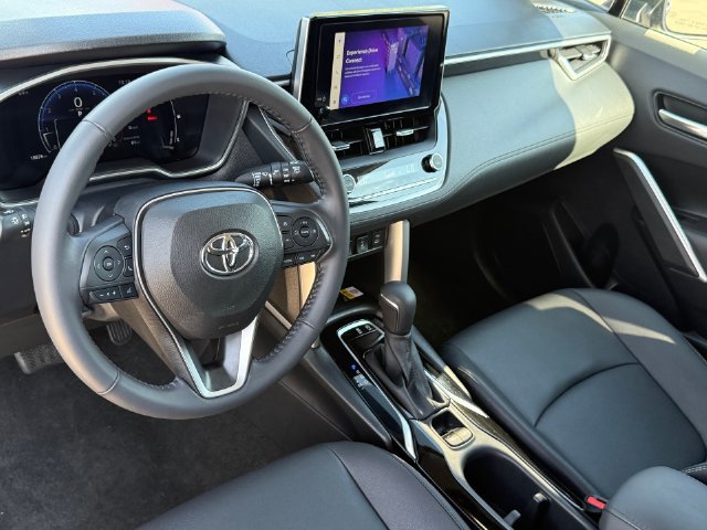 Used 2023 Toyota Corolla Cross XLE w/ Convenience Package AWD/4WD image 11
