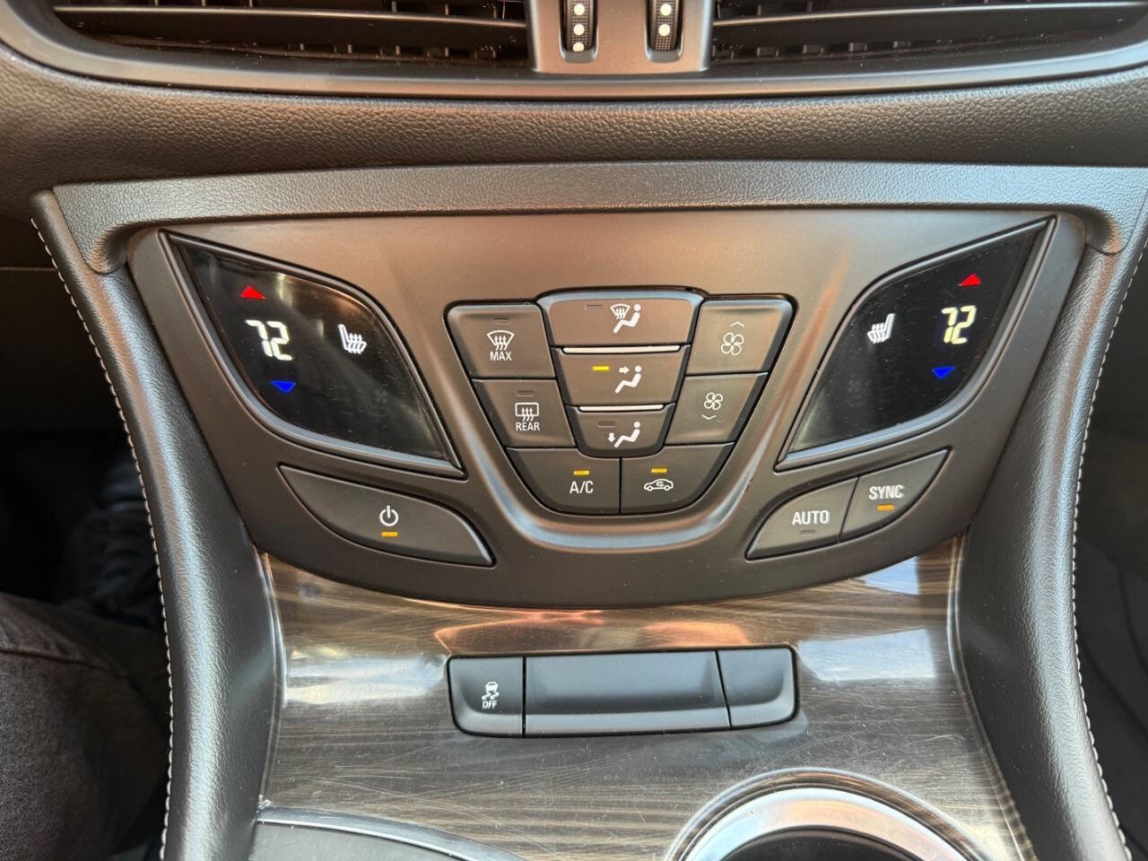 Used 2019 Buick Envision Essence image 23