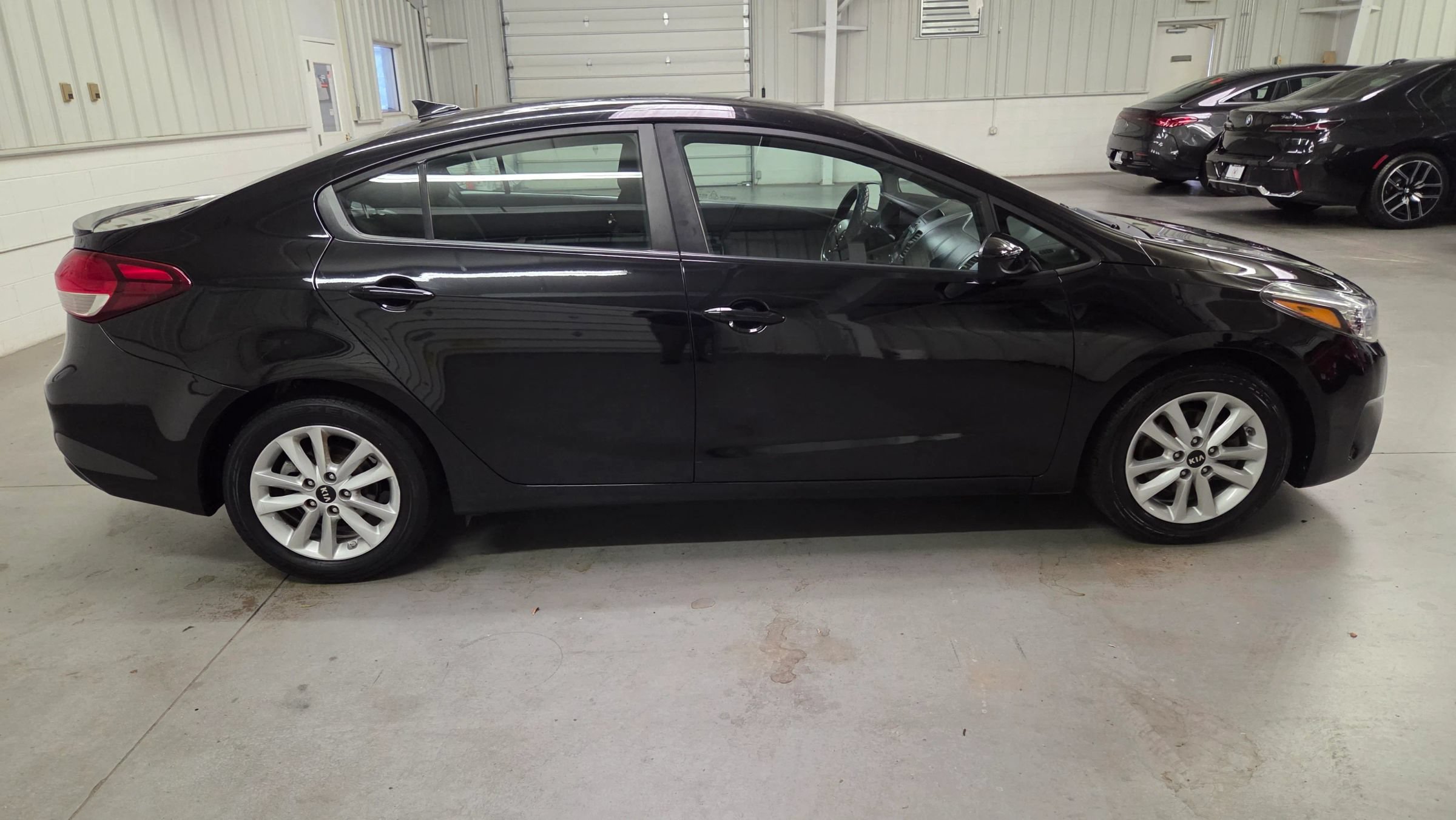 Used 2017 Kia Forte S FWD image 9