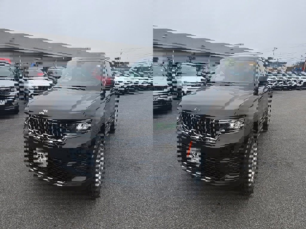 New 2025 Jeep Grand Cherokee Laredo X image 3