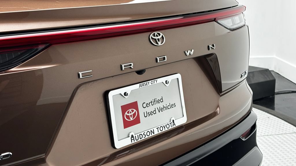 Used 2025 Toyota Crown Signia AWD/4WD image 8