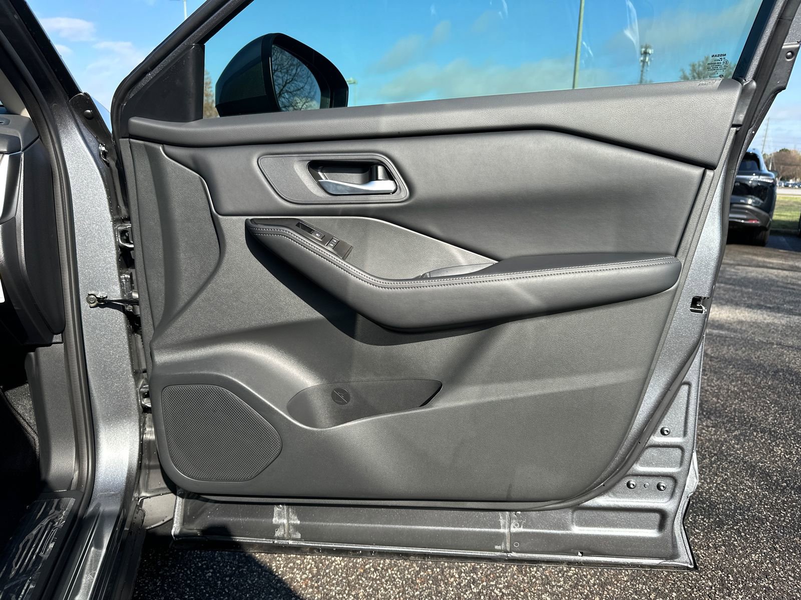 Used 2026 Nissan Rogue SV image 14