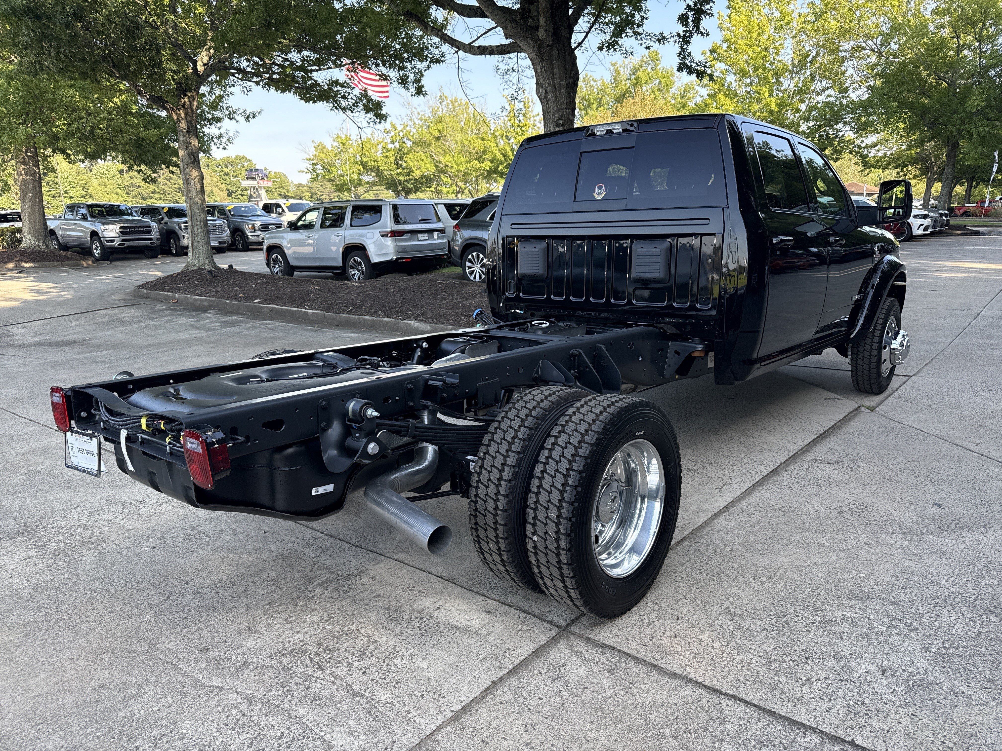 New 2026 RAM 5500 4x4 Crew Cab w/ Laramie Trim Package image 7