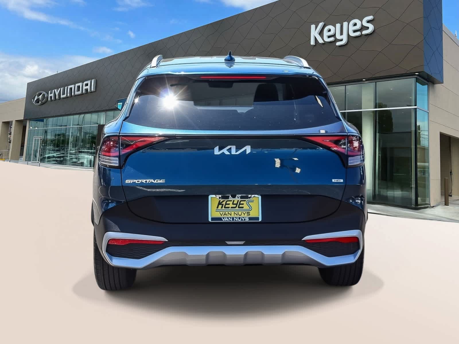Used 2025 Kia Sportage EX AWD/4WD image 6