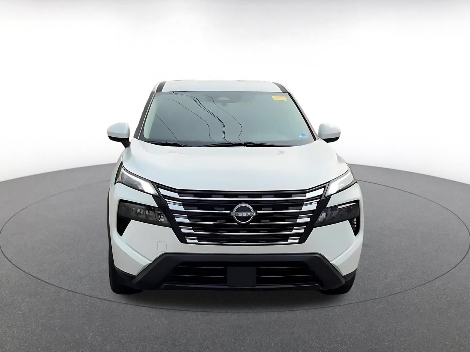 Used 2026 Nissan Rogue SV AWD/4WD image 4