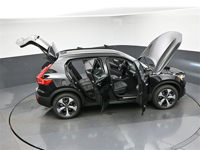 New 2026 Volvo XC40 B4 Plus w/ Protection Package Premier image 48