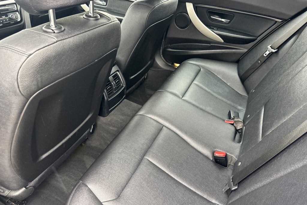 Used 2018 BMW 320i Sedan image 10