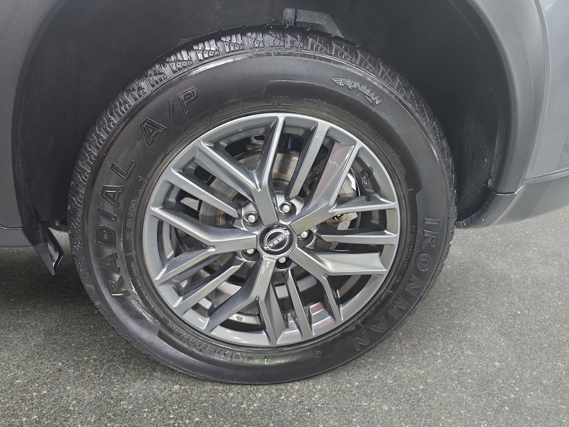 Used 2024 Nissan Rogue S FWD image 30