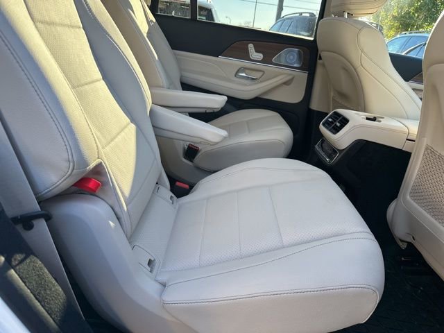 Used 2026 Mercedes-Benz GLS 450 4MATIC image 33