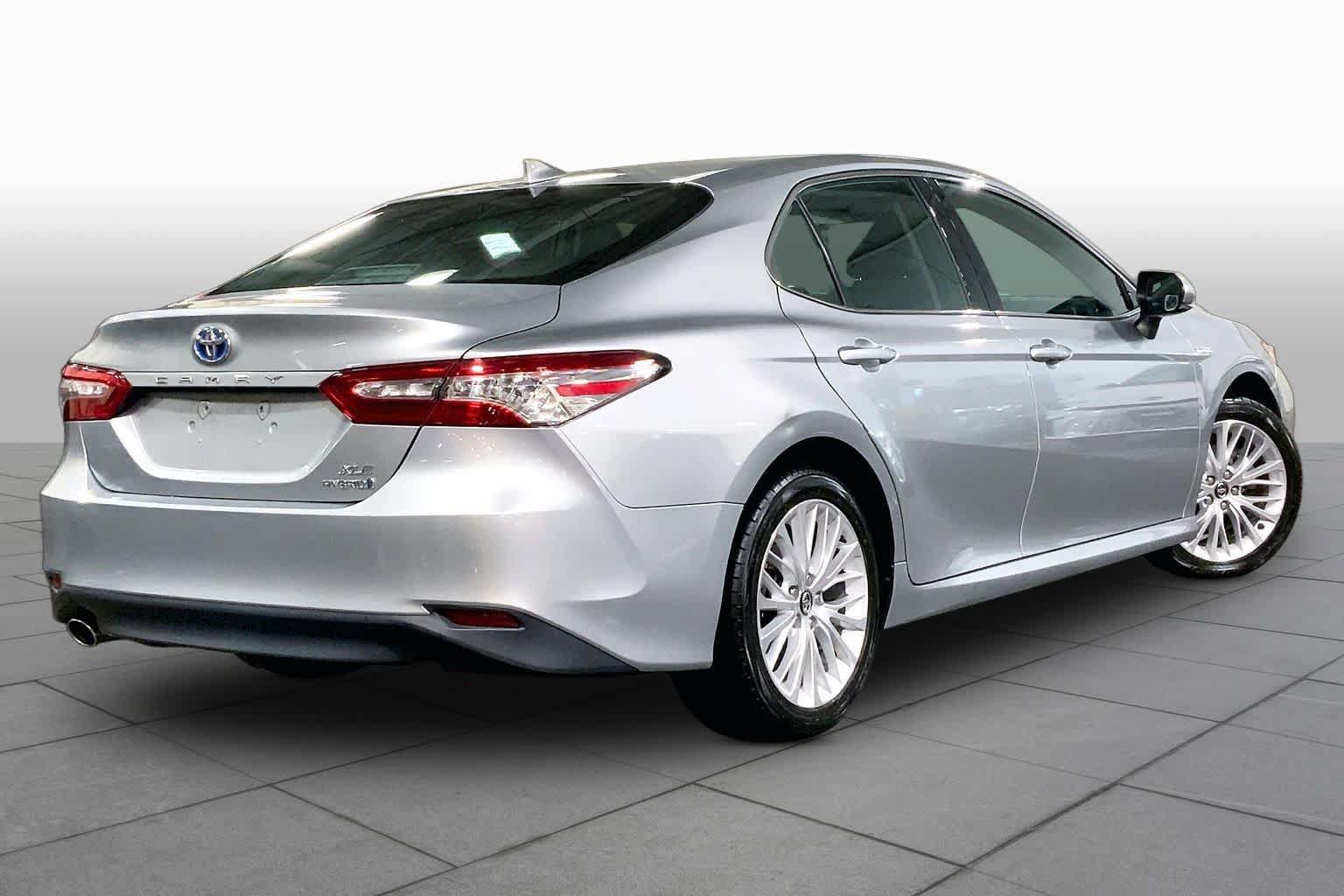 Certified 2020 Toyota Camry XLE FWD image 13