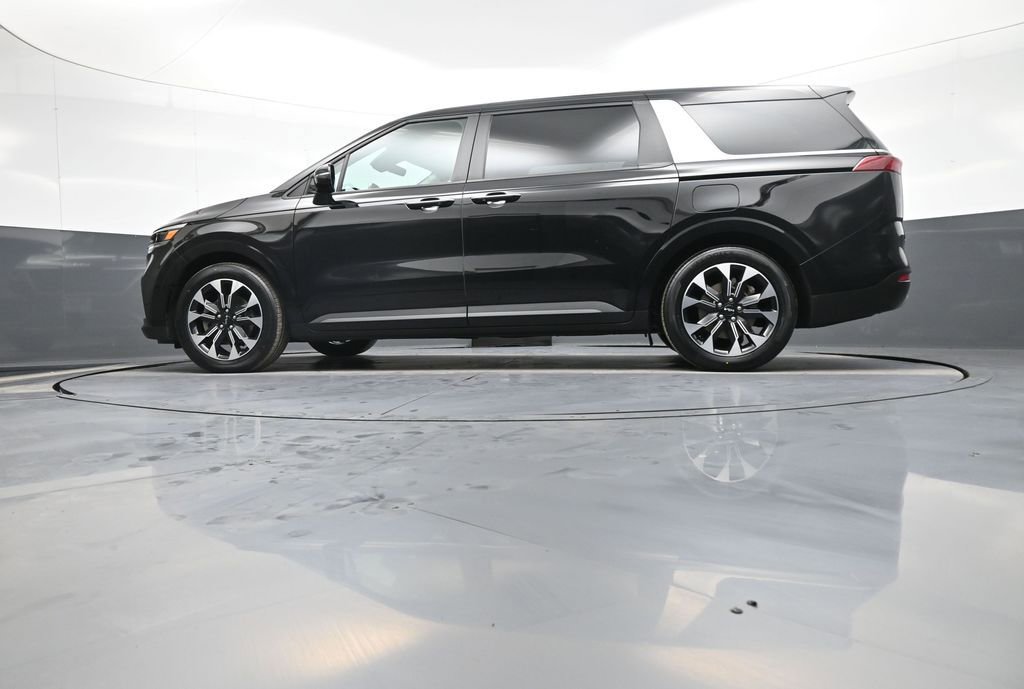 Certified 2023 Kia Carnival EX image 33