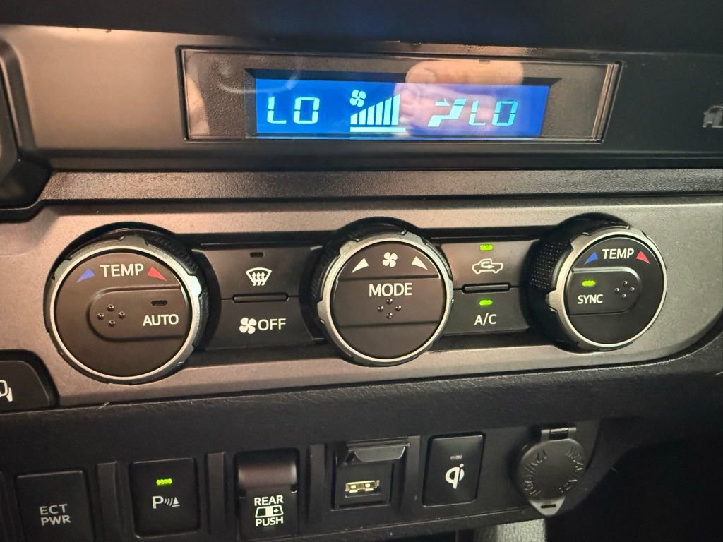 Used 2021 Toyota Tacoma TRD Sport w/ Technology Package image 35