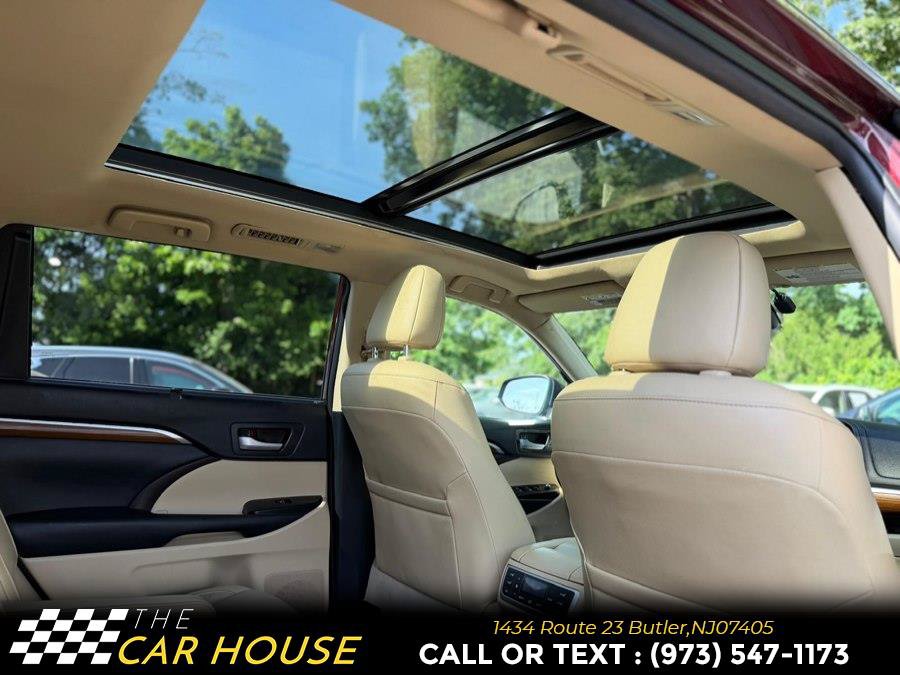 Used 2019 Toyota Highlander Limited Platinum FWD image 24