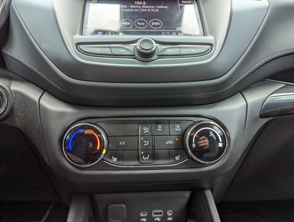 Used 2023 Chevrolet TrailBlazer LT FWD image 22