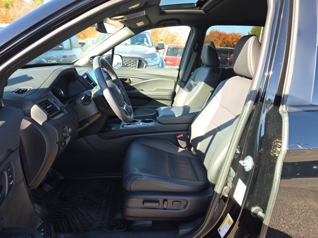 Used 2025 Honda Passport EX-L image 9