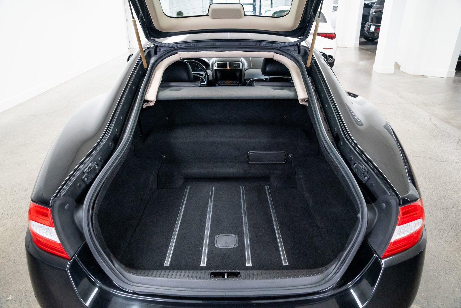 Used 2013 Jaguar XK Touring image 8