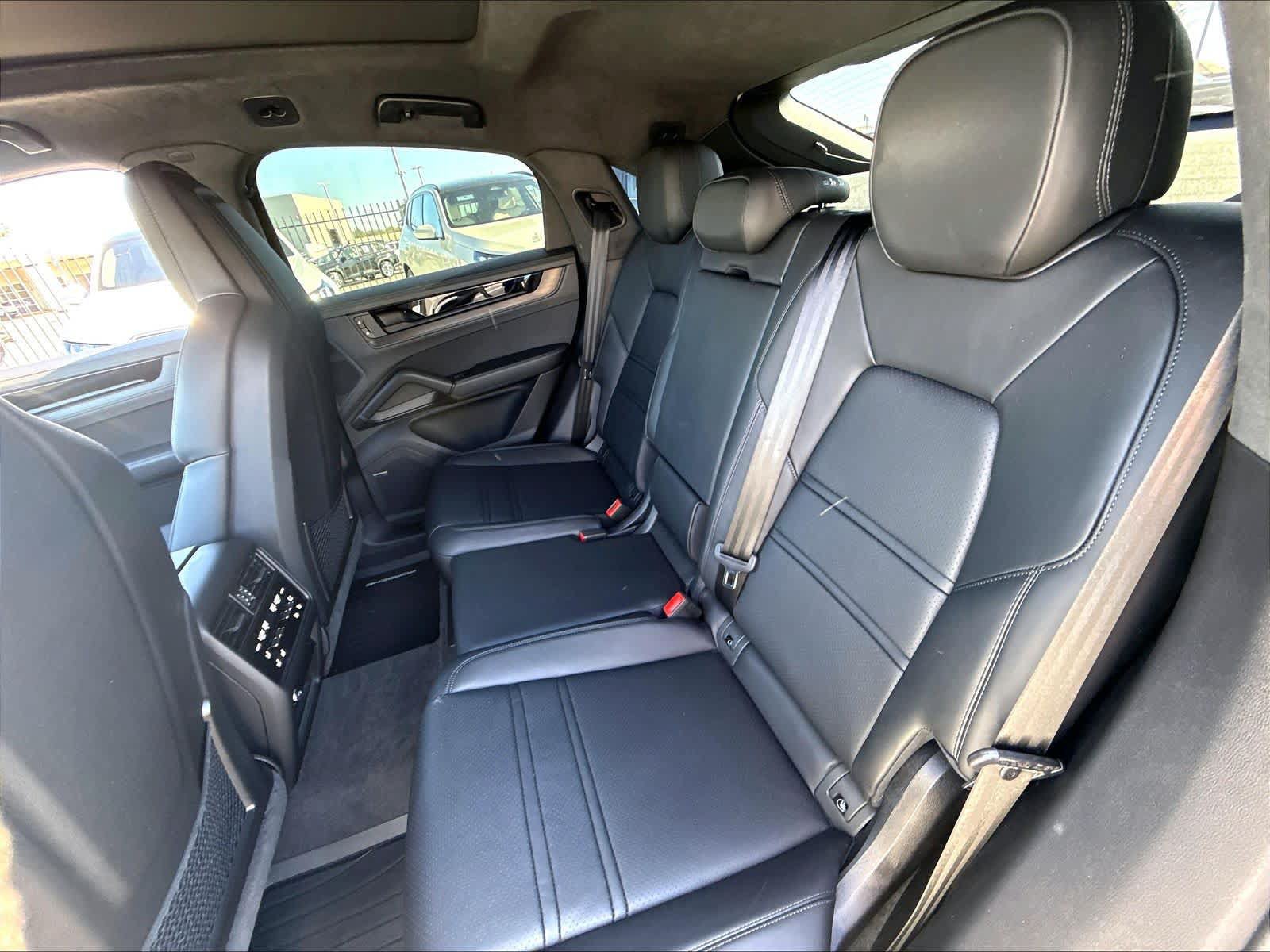 Used 2026 Porsche Cayenne GTS AWD/4WD image 20
