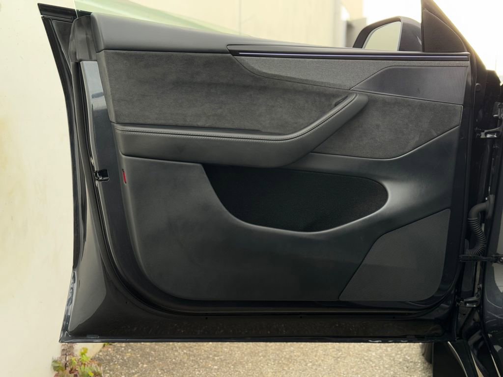 Used 2026 Tesla Model Y Long Range image 10