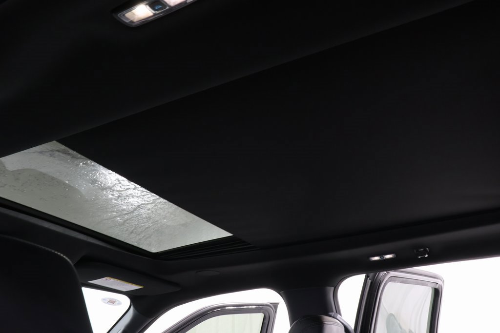 Used 2025 Ford F250 Platinum image 9