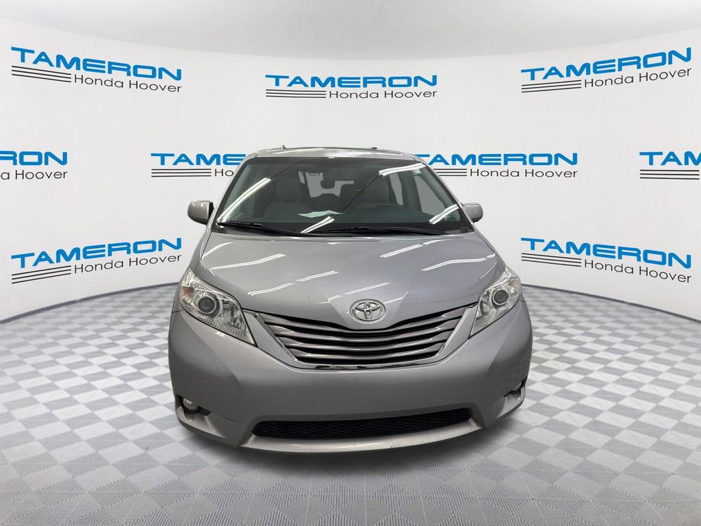 Used 2017 Toyota Sienna XLE FWD image 8