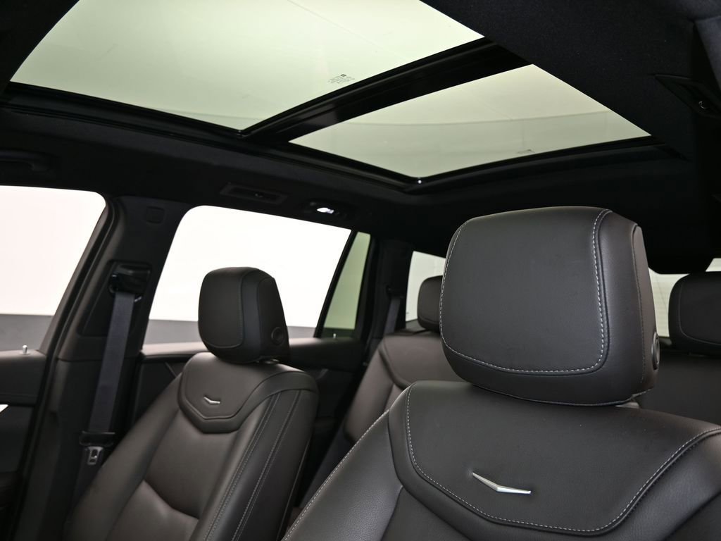 Used 2024 Cadillac XT6 Luxury image 12
