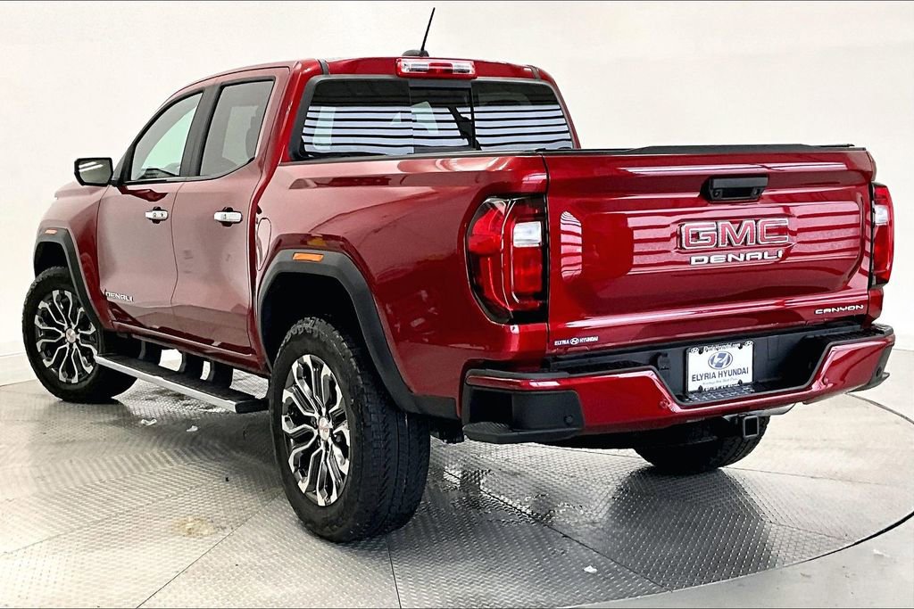 Used 2025 GMC Canyon Denali image 12
