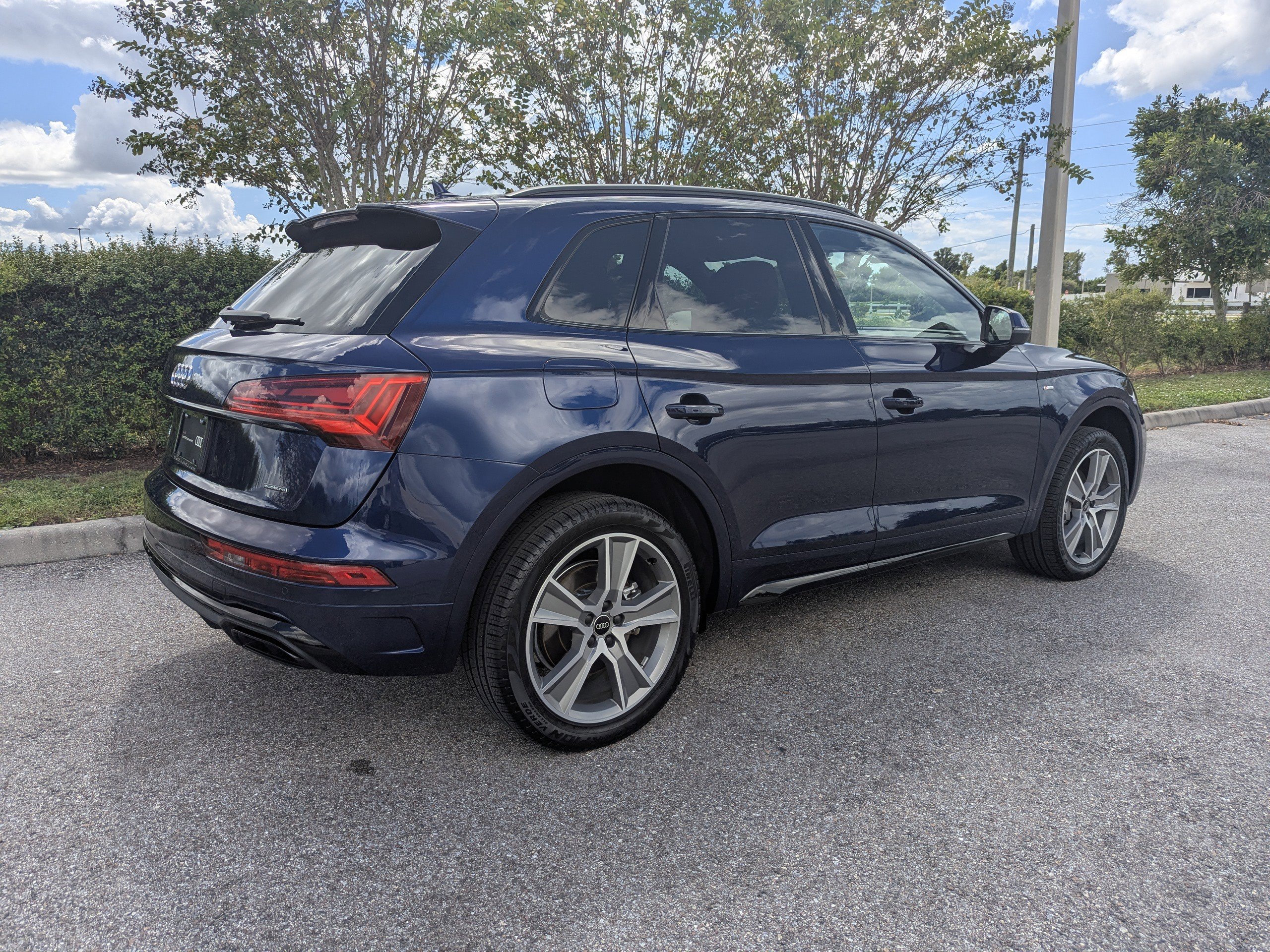 Certified 2025 Audi Q5 2.0T Premium w/ Convenience Plus Package image 4