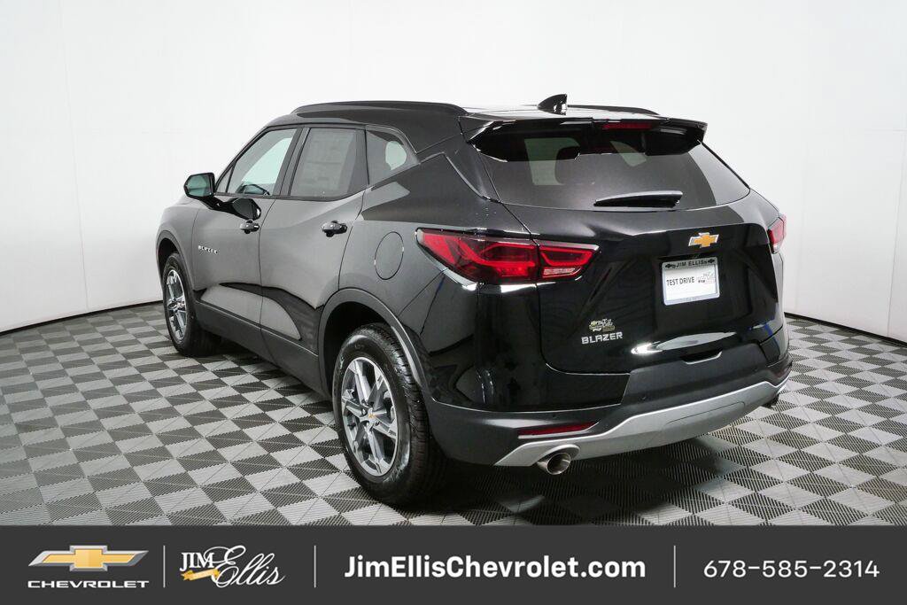 New 2026 Chevrolet Blazer LT w/ Convenience Package FWD image 30