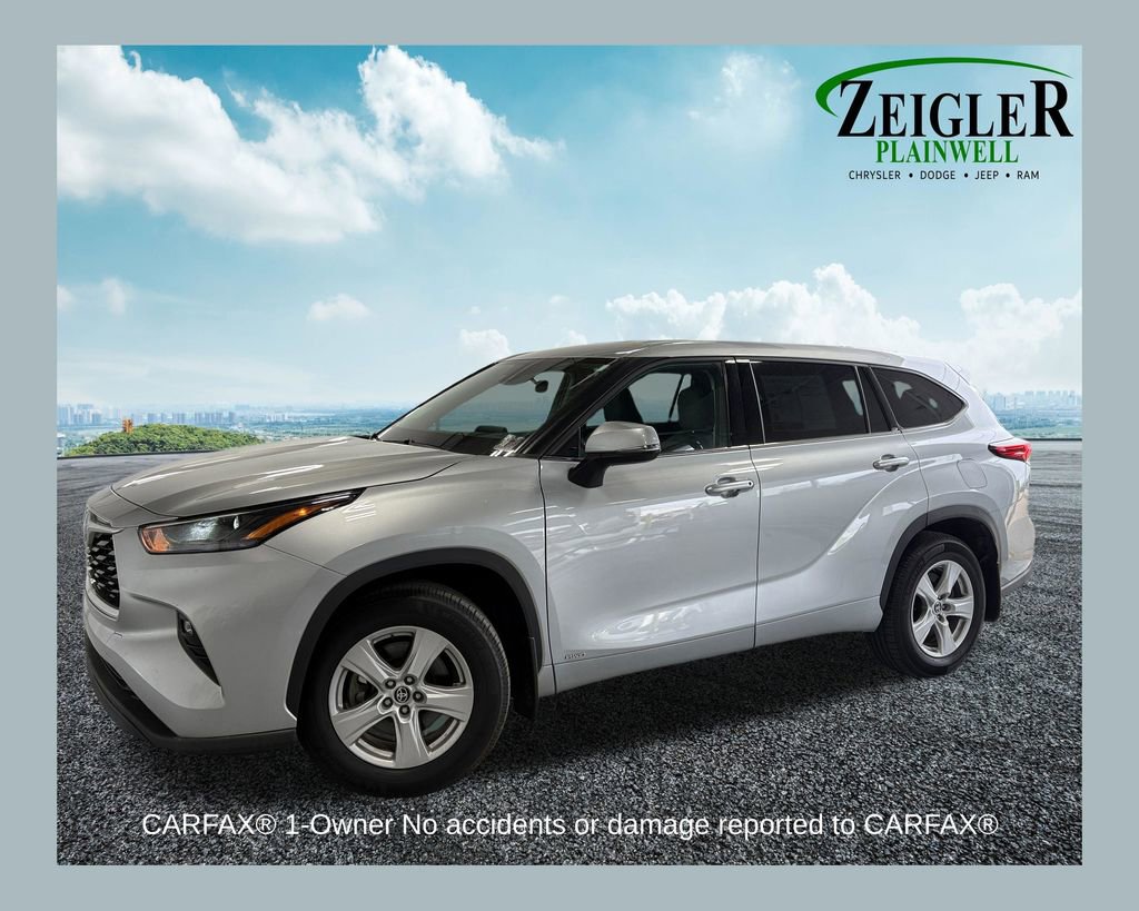 Used 2022 Toyota Highlander LE video 1
