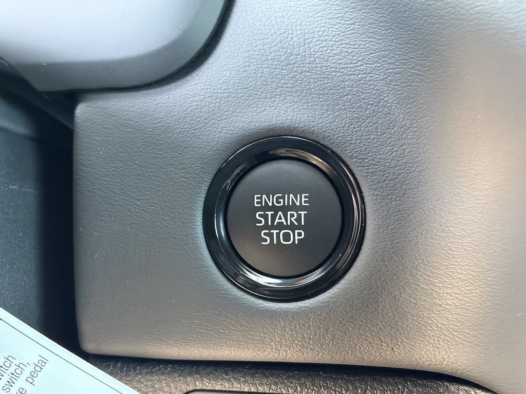 Used 2026 Toyota Tundra Platinum AWD/4WD image 32