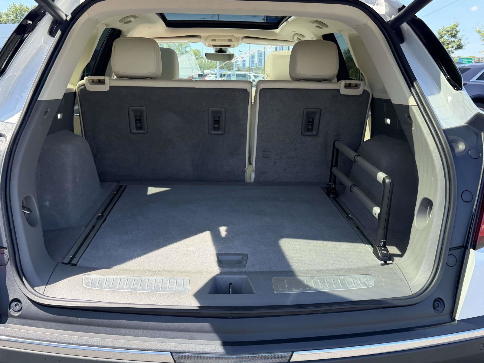 Certified 2023 Cadillac XT5 Premium Luxury w/ Technology Package AWD/4WD image 6
