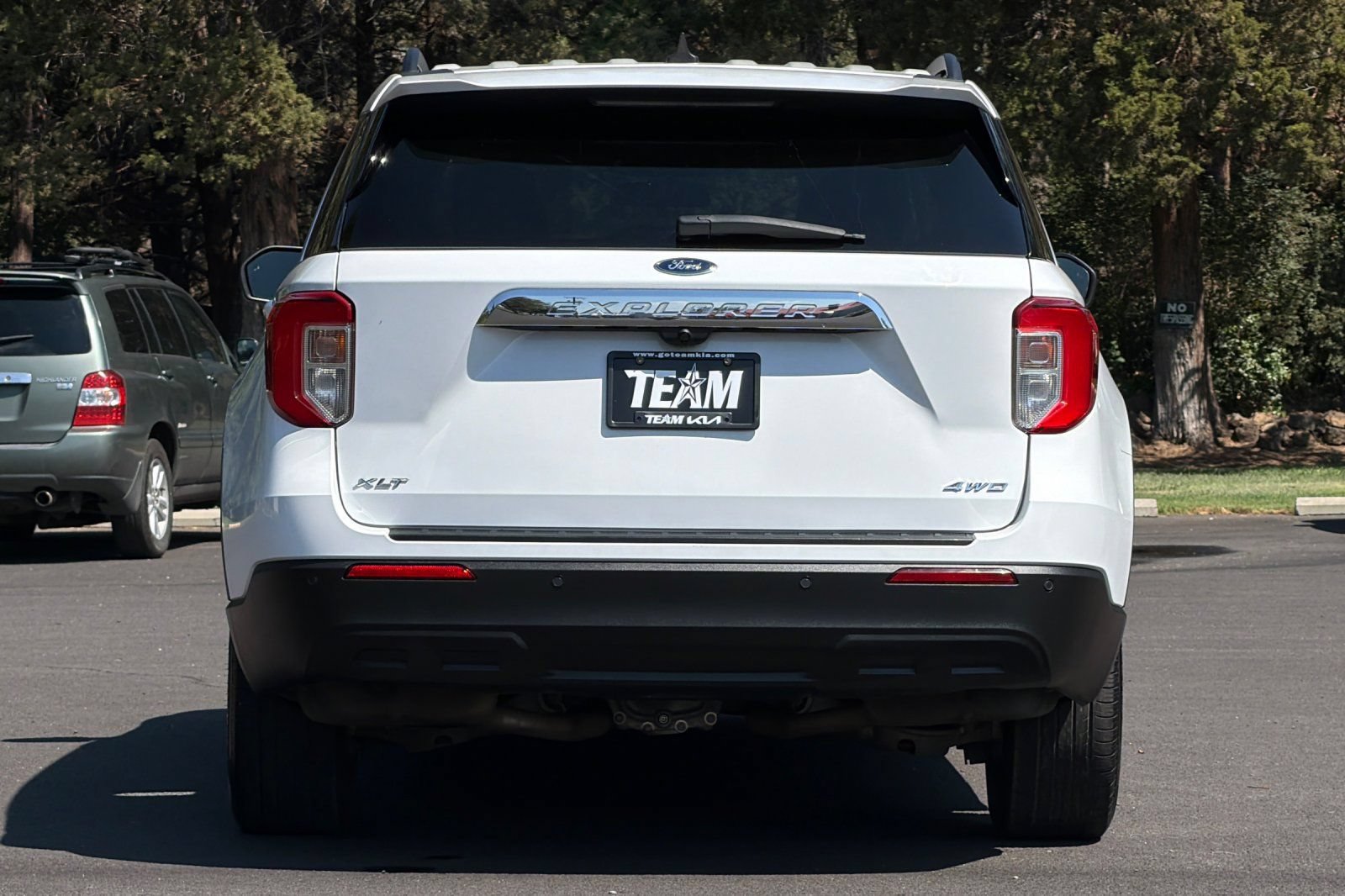 Used 2021 Ford Explorer XLT AWD/4WD image 5