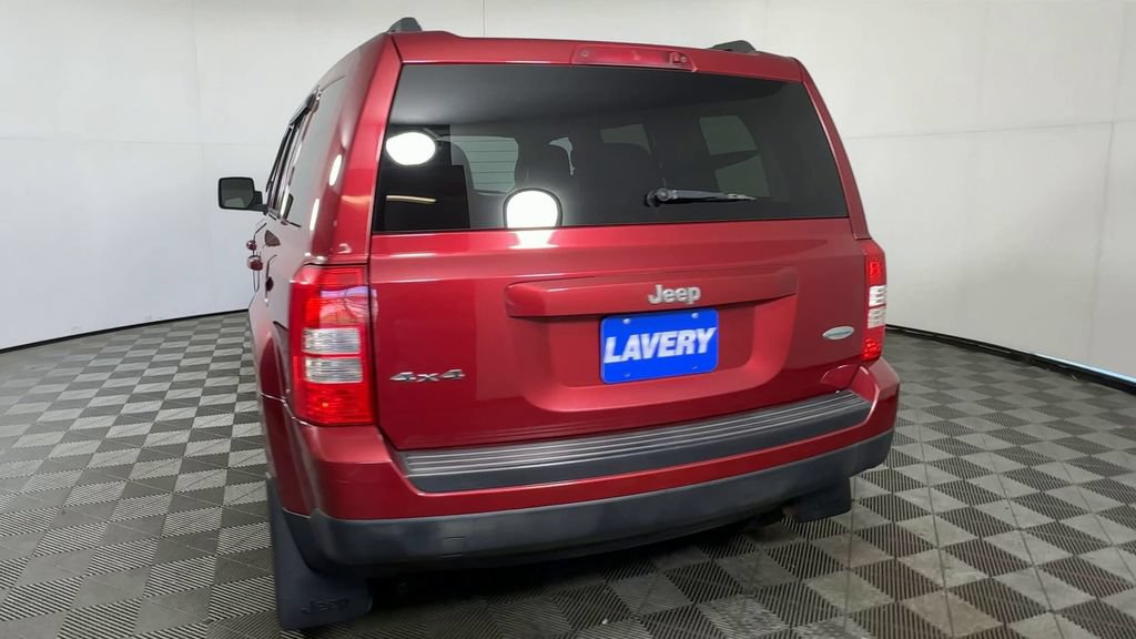 Used 2014 Jeep Patriot Latitude AWD/4WD image 9