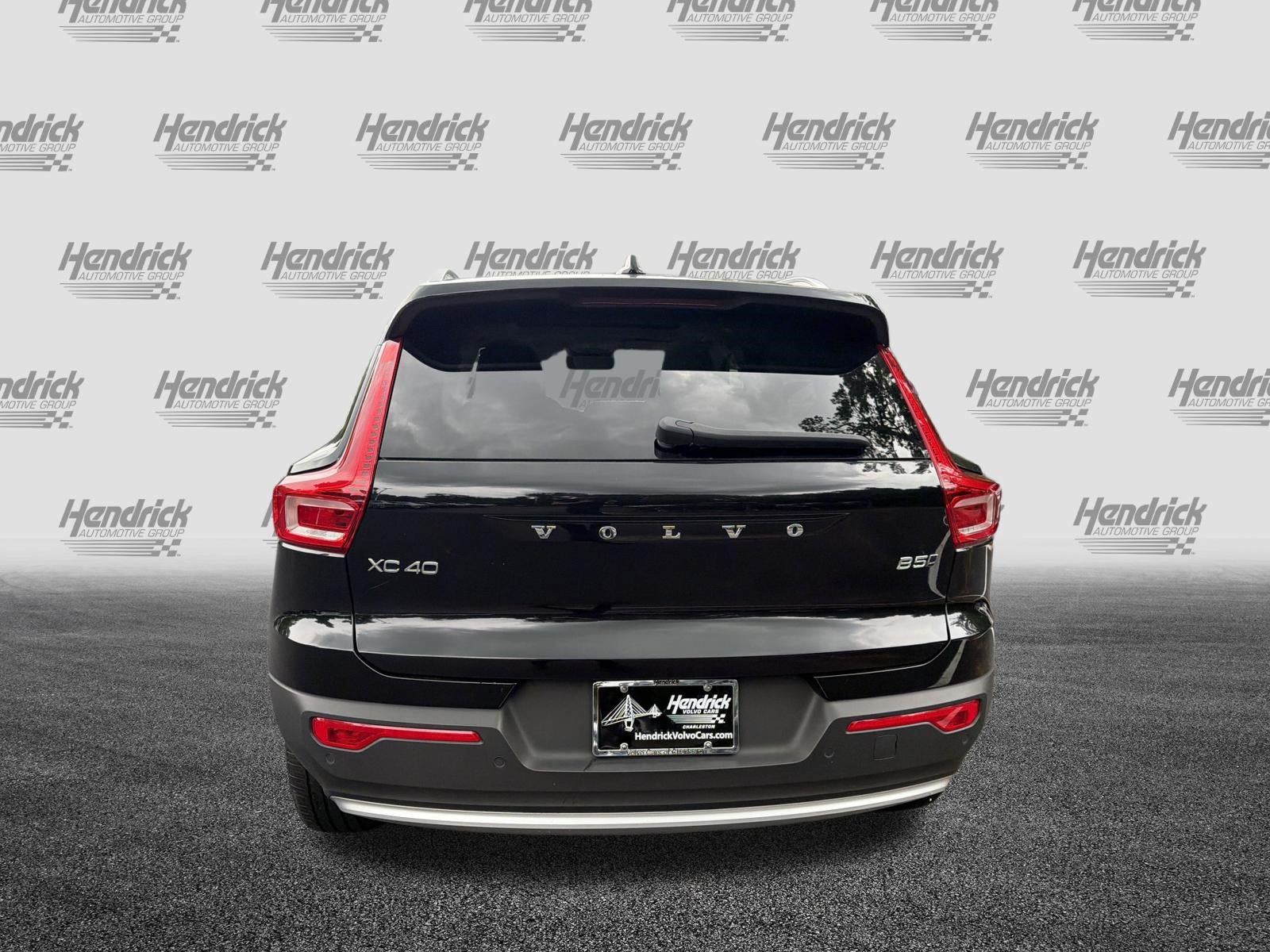 Certified 2023 Volvo XC40 B5 Plus AWD/4WD image 9
