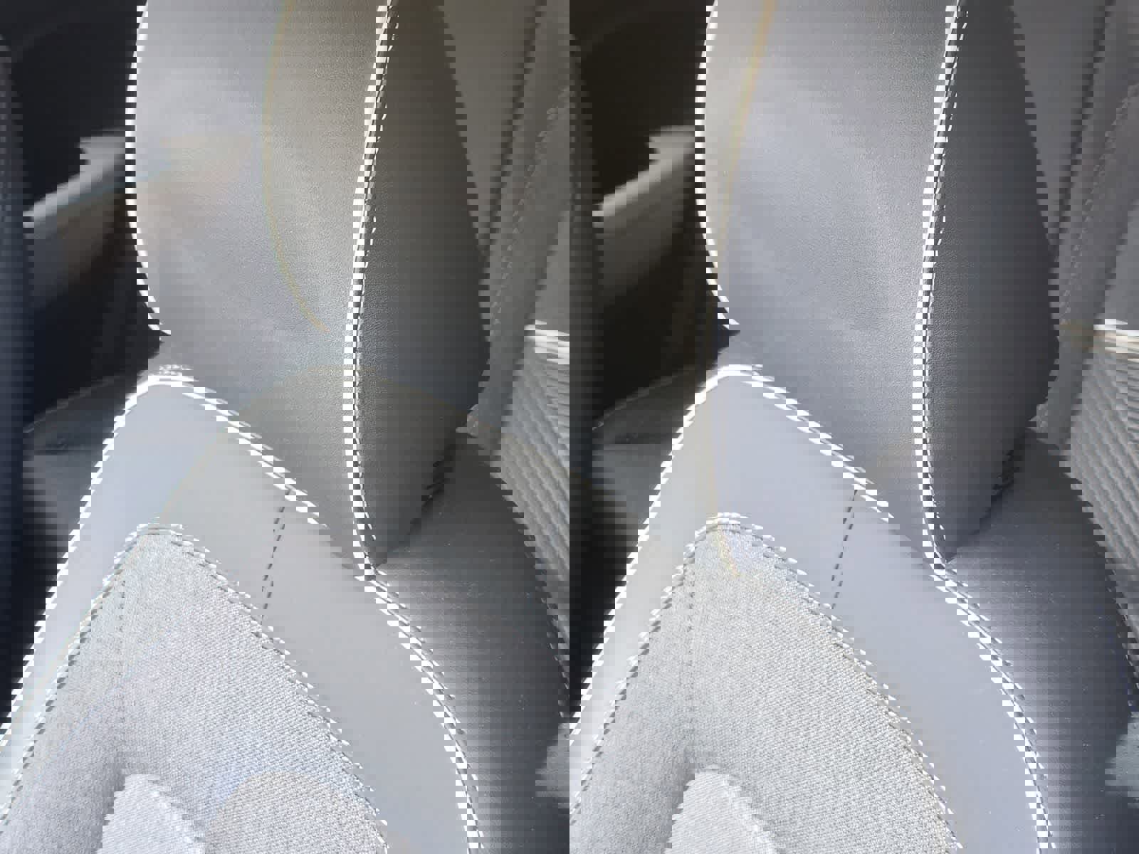 Used 2025 Hyundai Venue Limited image 13