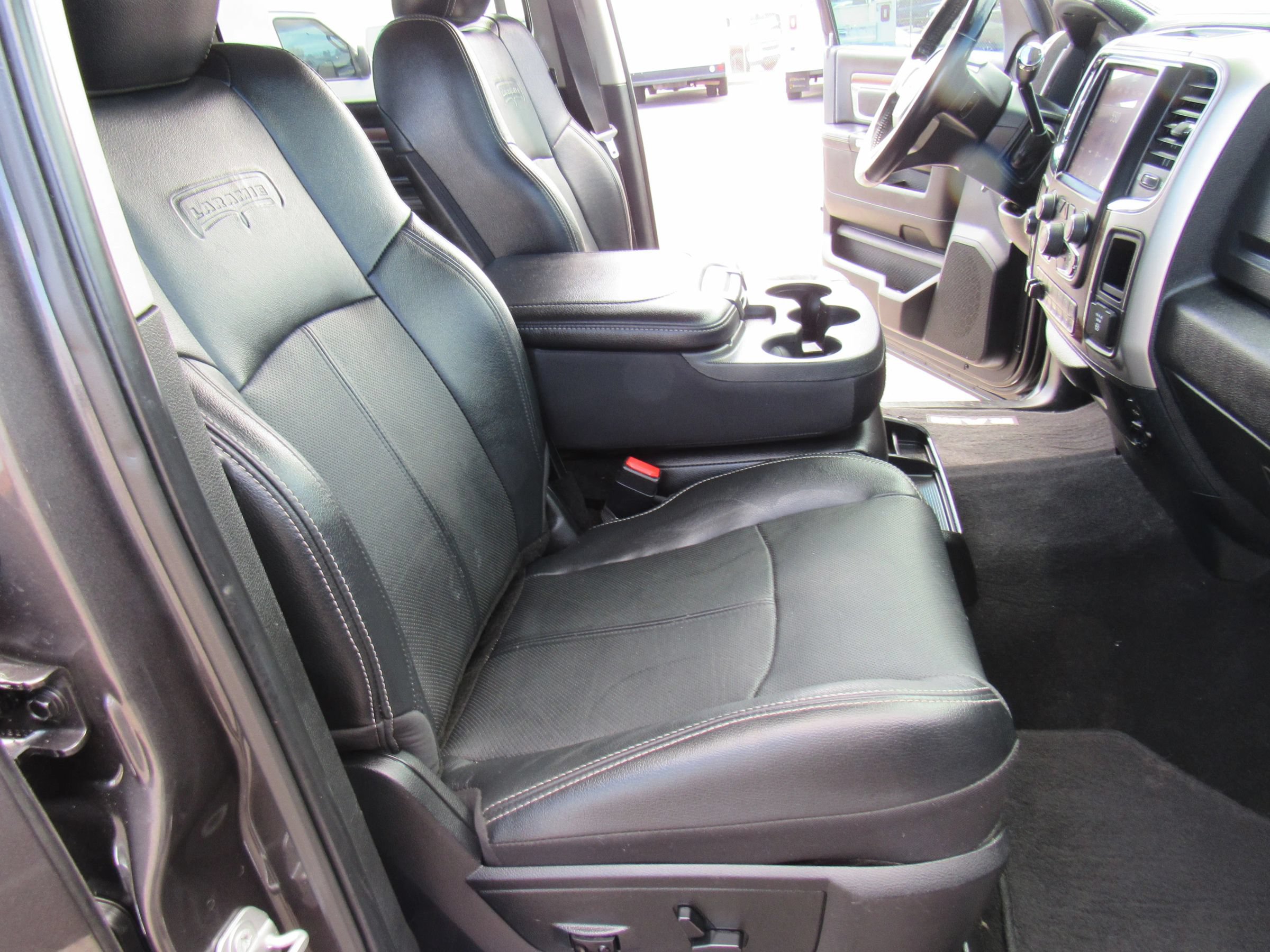 Used 2018 RAM 2500 Laramie w/ Convenience Group AWD/4WD image 11