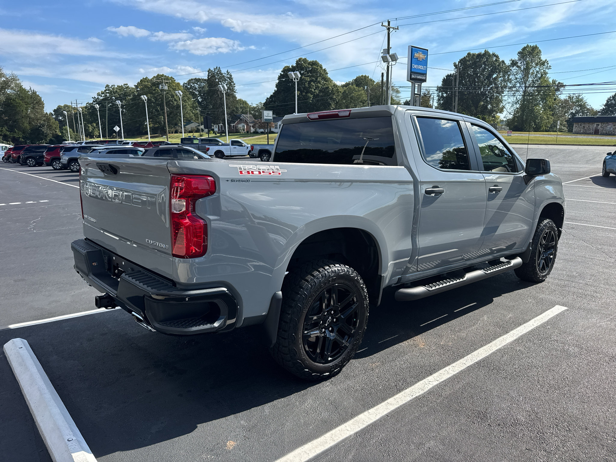 Used 2024 Chevrolet Silverado 1500 Custom Trail Boss AWD/4WD image 4