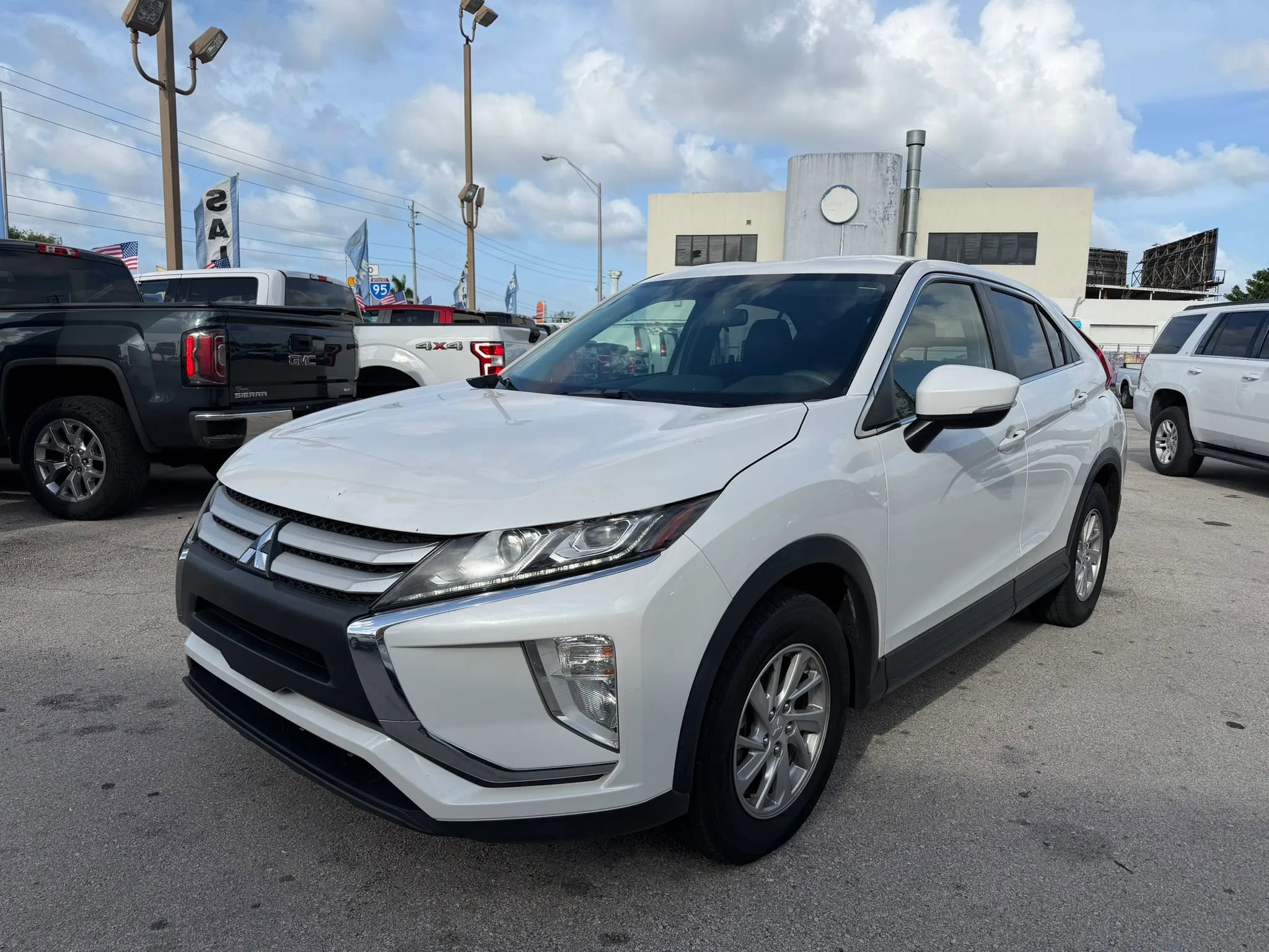 Used 2018 Mitsubishi Eclipse Cross ES FWD image 1