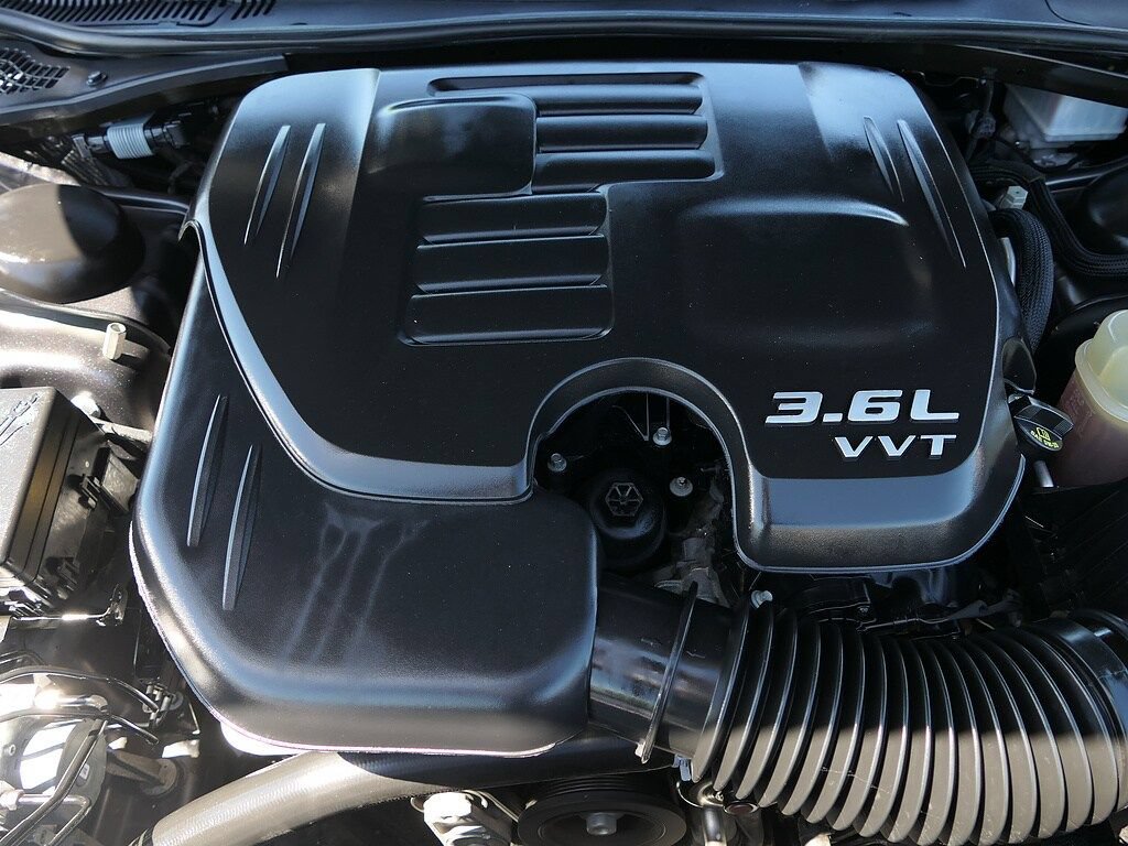 Used 2022 Dodge Challenger SXT RWD image 26