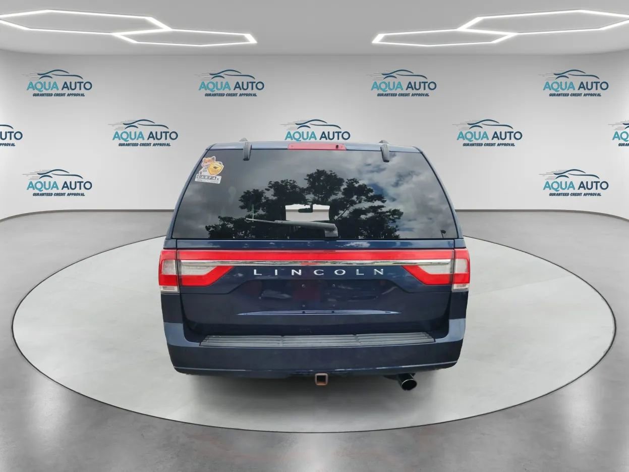 Used 2017 Lincoln Navigator L Select RWD image 6
