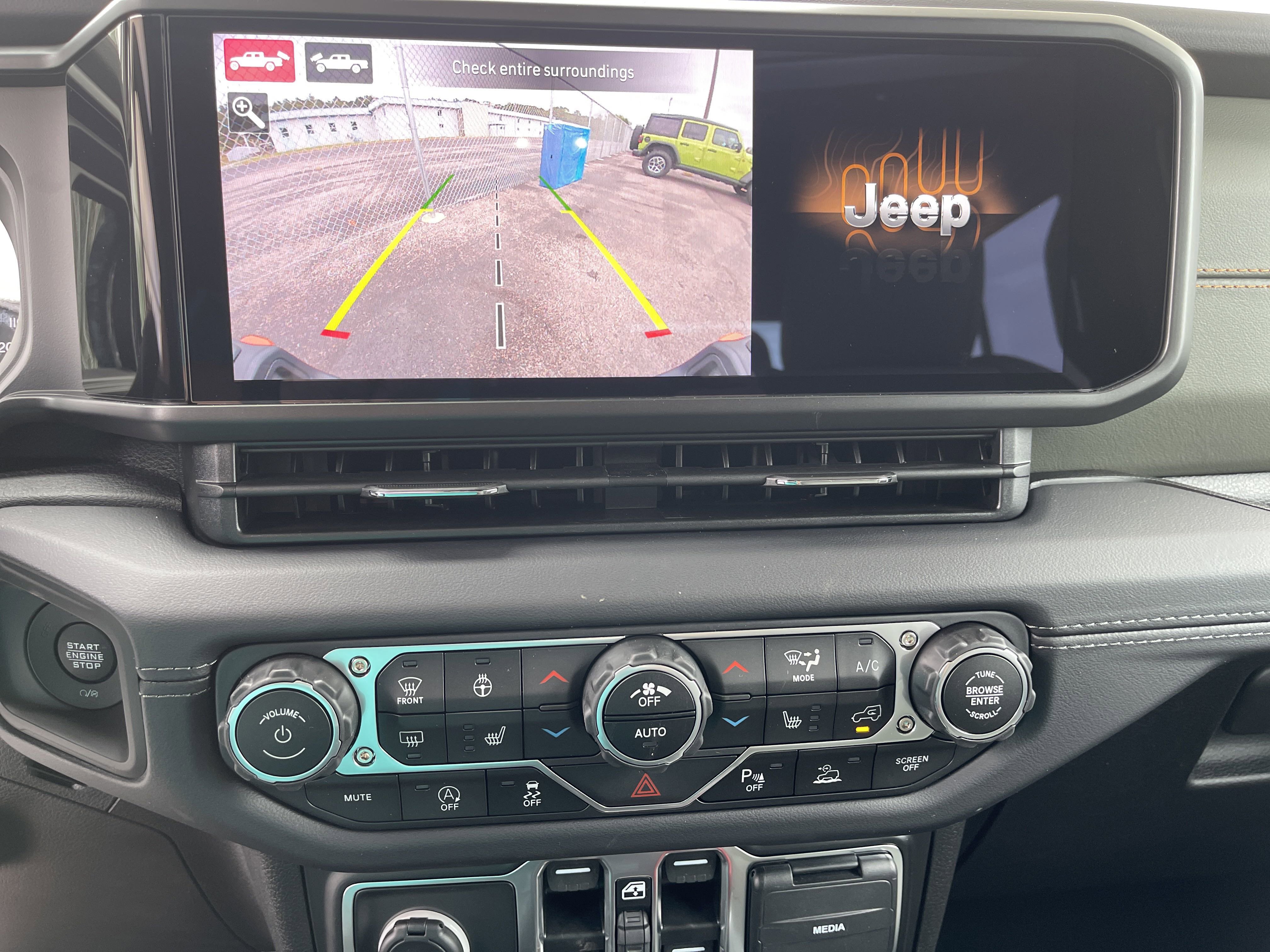 New 2025 Jeep Gladiator Mojave image 26